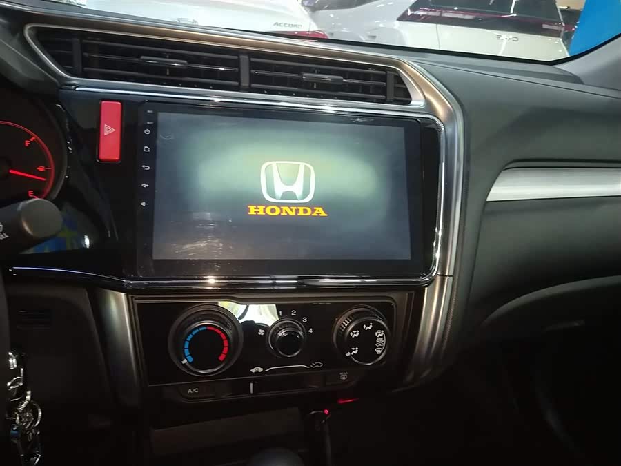 Honda Greiz 2018 изображение автомобиля #14