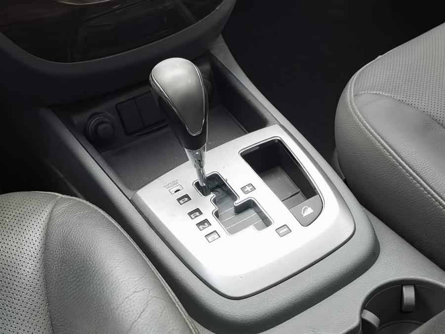 Hyundai Santa Fe Classic 2012 car image #14