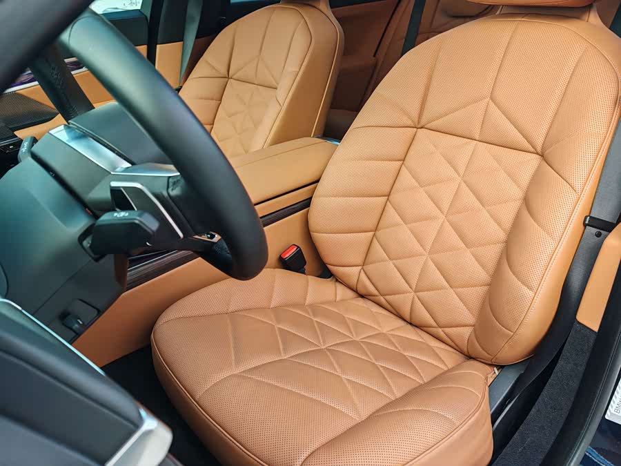 BMW i7 2024 изображение автомобиля #14