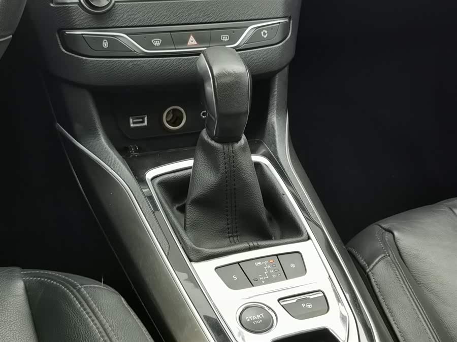 Peugeot 408 2015 car image #14