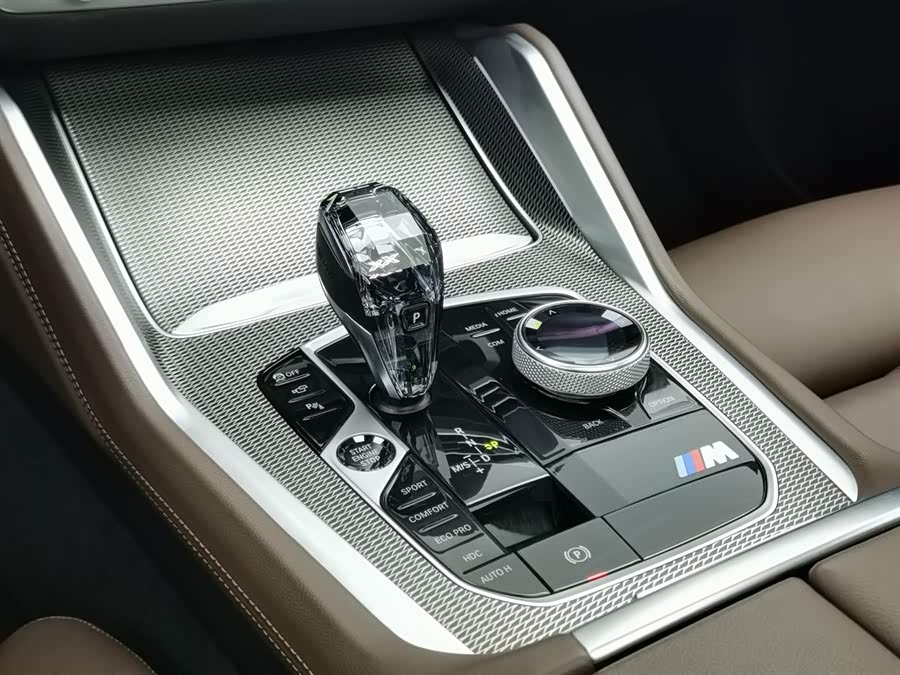 BMW X6 2022 car image #14