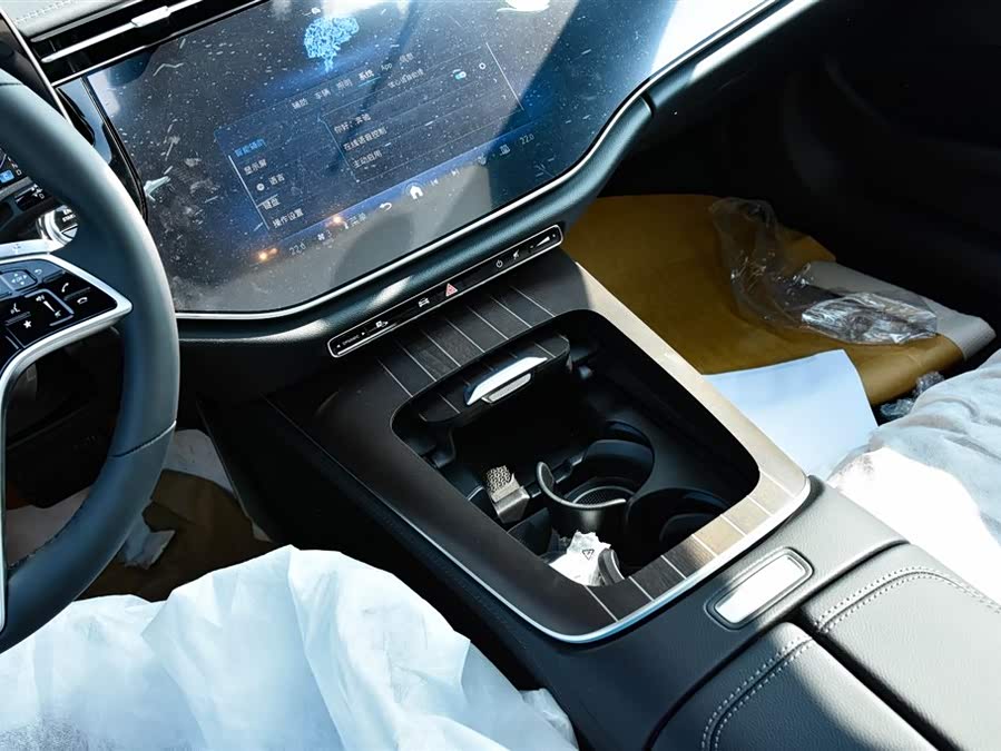 Mercedes-Benz E Class 2025 car image #14