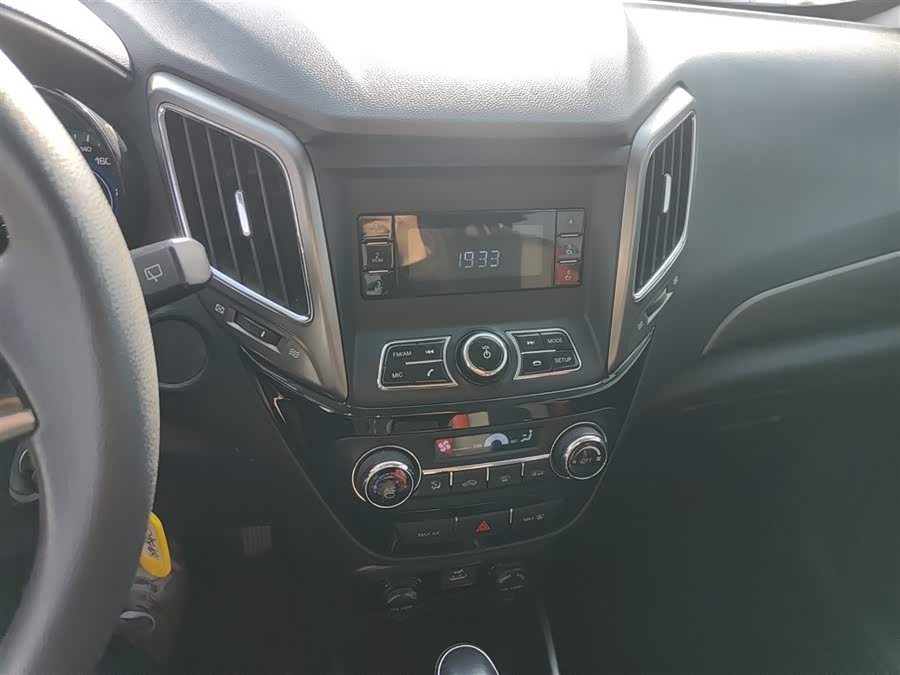 Changan CS15 2018 صورة سيارة #14