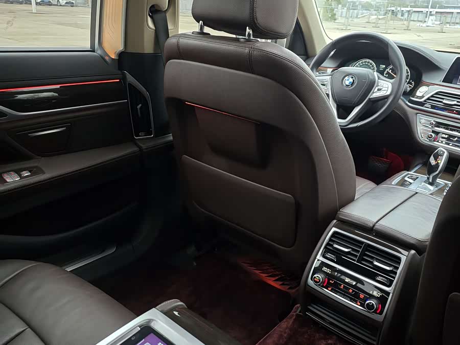 BMW 7 Series 2016 immagine di auto #14