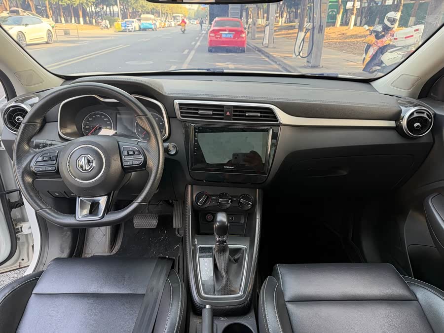 MG ZS 2018 car image #14