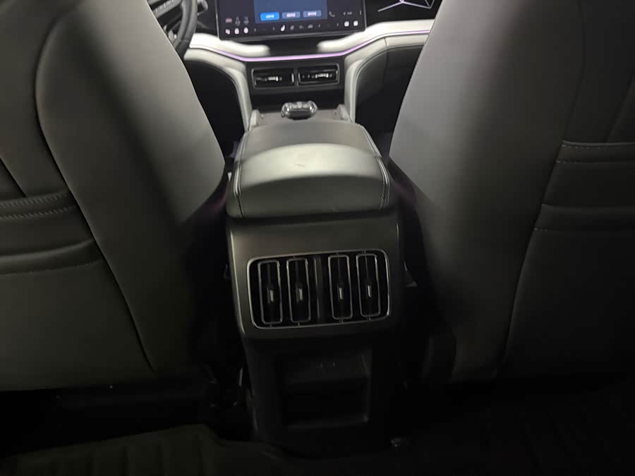BYD SongL DM-i 2025 #14 BYD SongL DM-i 2025 car image #14