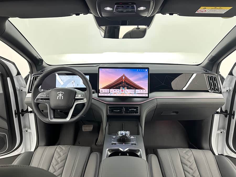 BYD SongL DM-i 2025 #14 BYD SongL DM-i 2025 car image #14