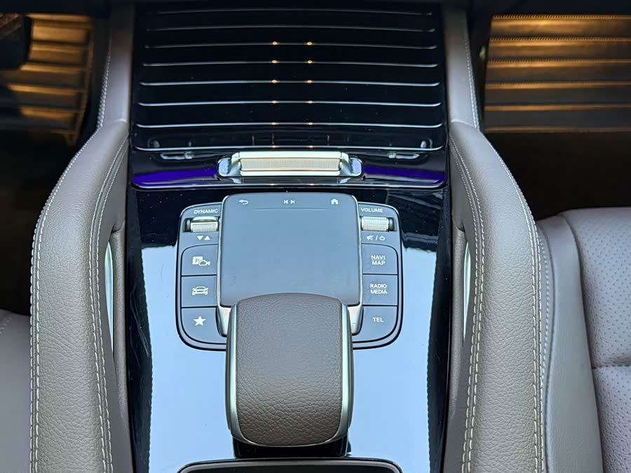 Mercedes-Benz GLE Class 2023 car image #14