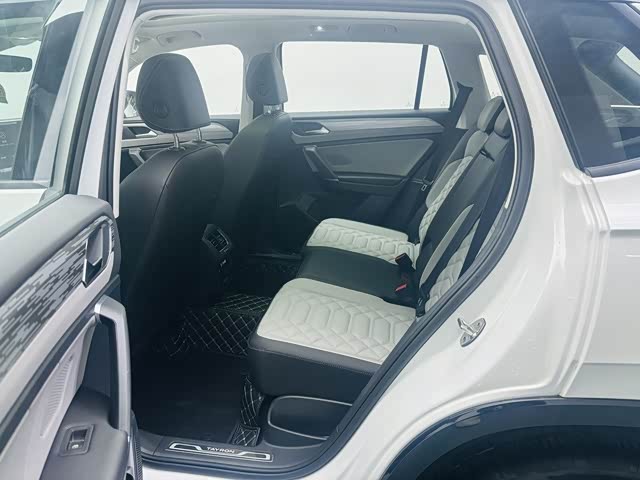 Volkswagen Tayron 2024 #14 Volkswagen Tayron 2024 car image #14