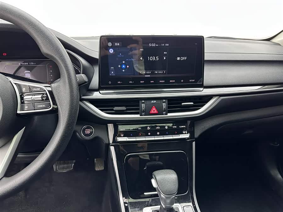 Kia K3 2019 car image #14