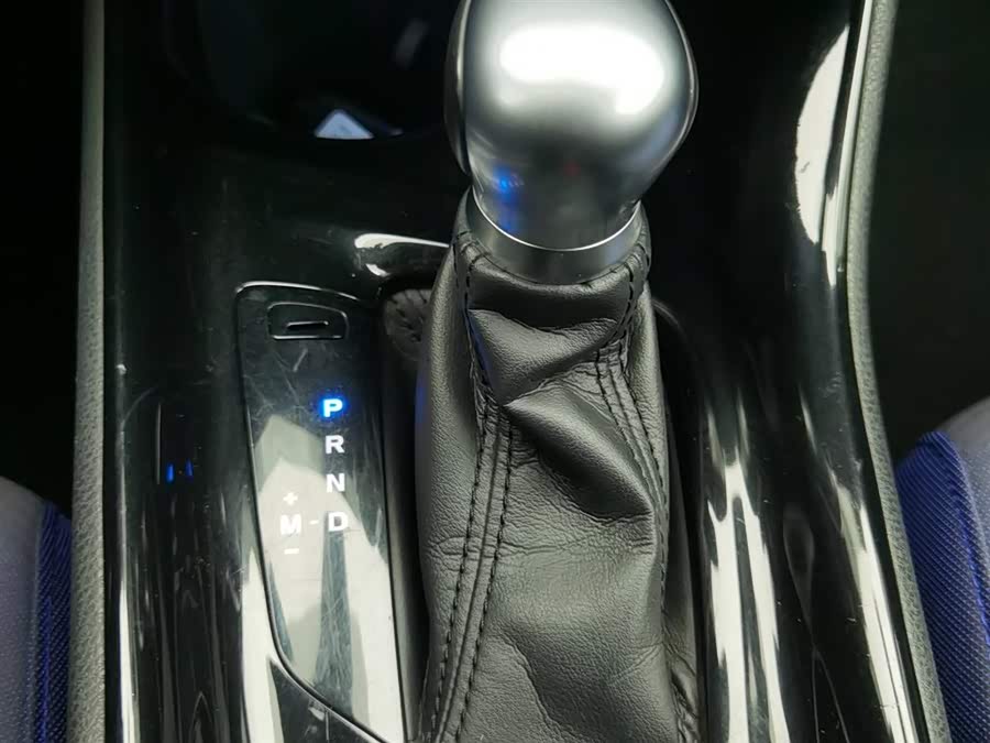 Toyota C-HR 2019 immagine di auto #14