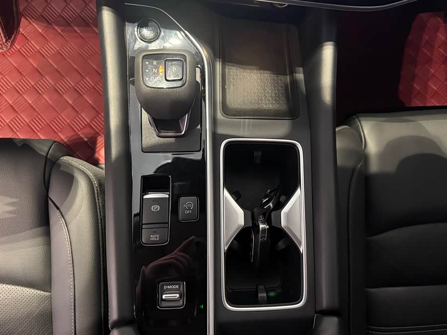 Nissan Pathfinder 2024 car image #14
