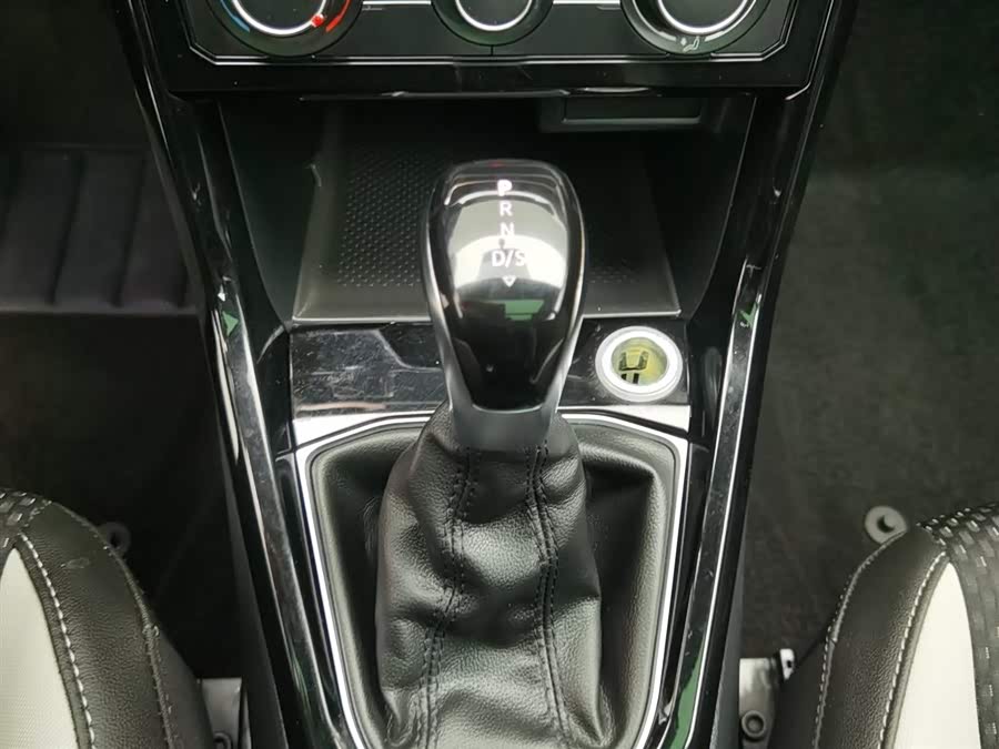 Volkswagen Tacqua 2020 car image #14