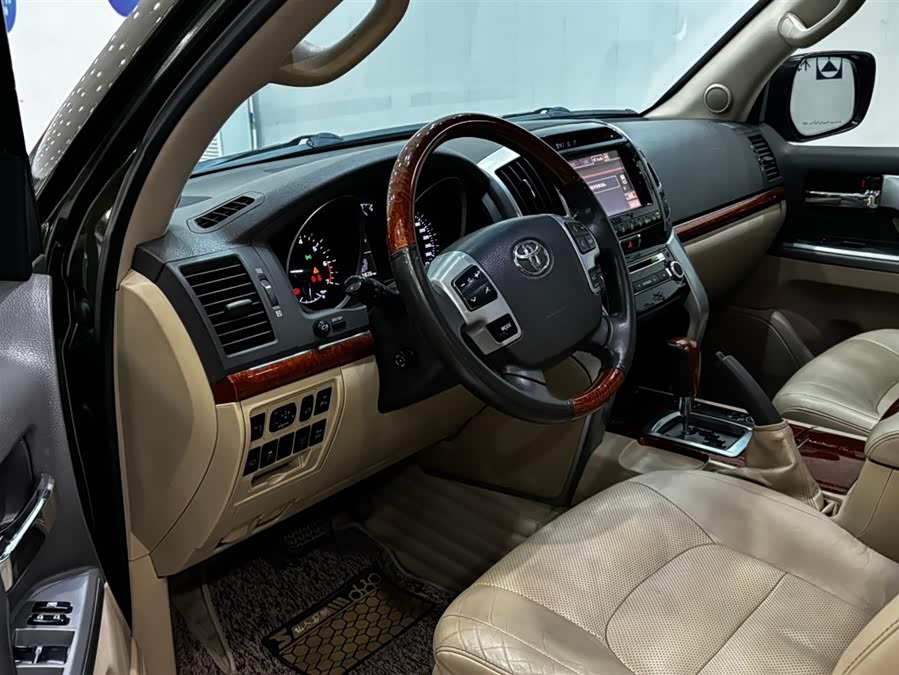 Toyota Land Cruiser 2015 immagine di auto #14