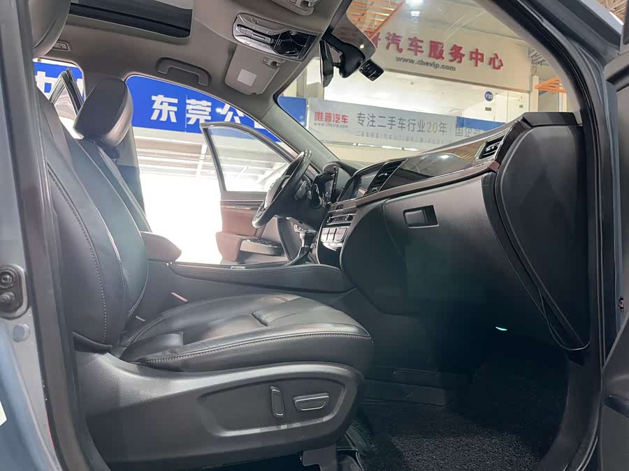 GAC Trumpchi GS8 2017 #14 GAC Trumpchi GS8 2017 car image #14