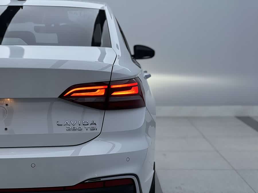 Volkswagen Lavida 2022 car image #14