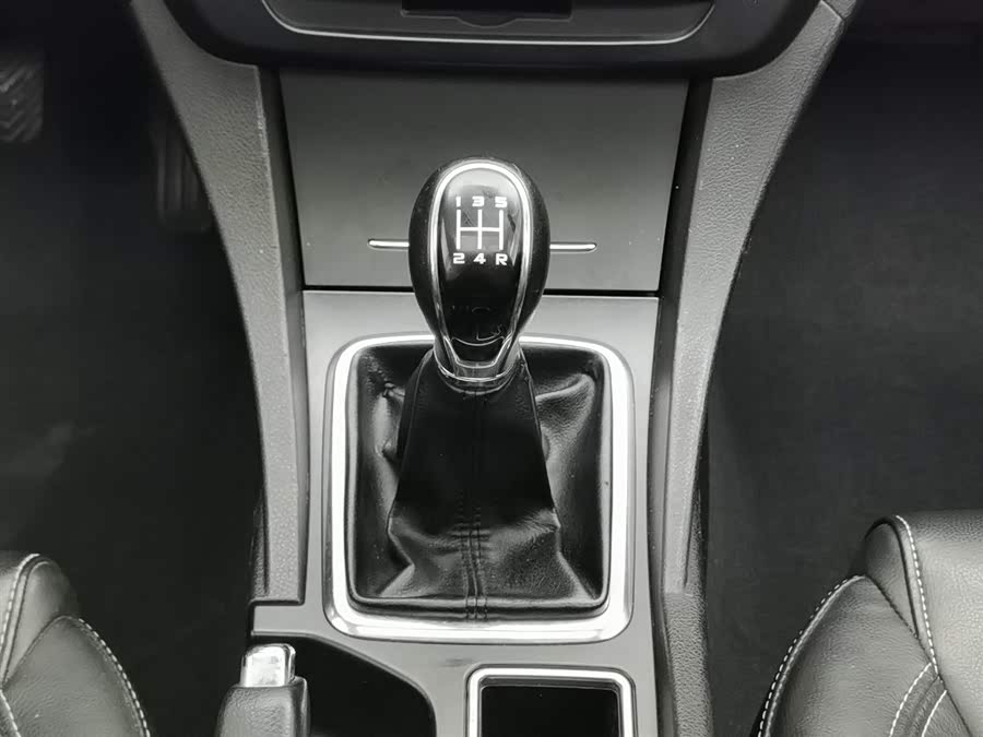 GEELY Emgrand 2017 car image #14