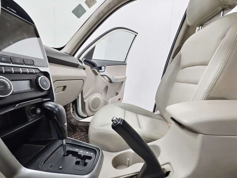 Chery Tiggo 3 2015 #14 Chery Tiggo 3 2015 immagine di auto #14