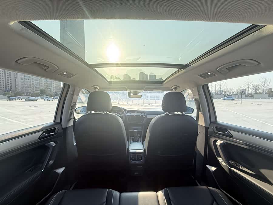 Volkswagen Tiguan L New Energy 2021 изображение автомобиля #14