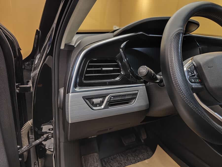 GEELY Tugella New Energy 2020 #14 GEELY Tugella New Energy 2020 car image #14