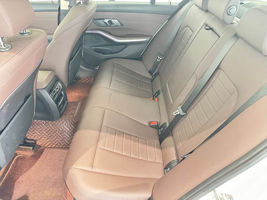 BMW 3 Series 2020 car image #14