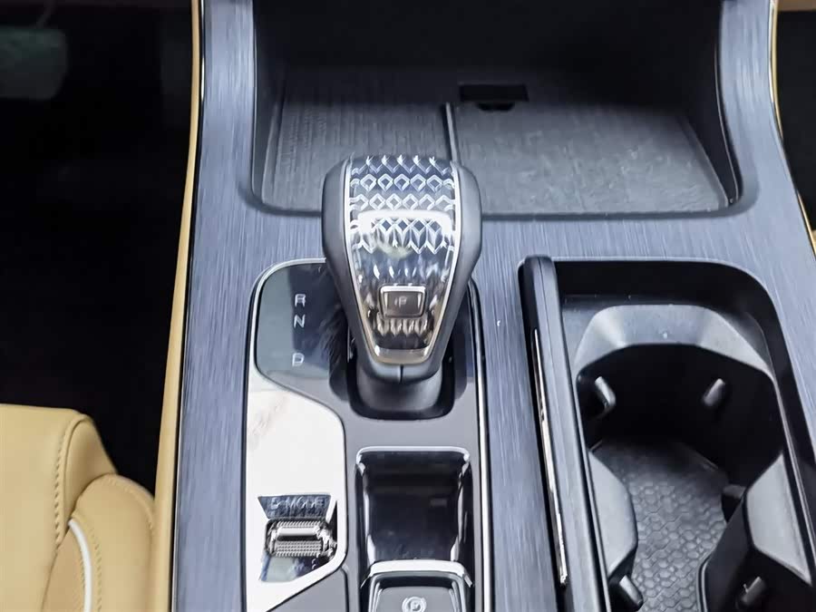 GAC Trumpchi ES9 2023 صورة سيارة #14