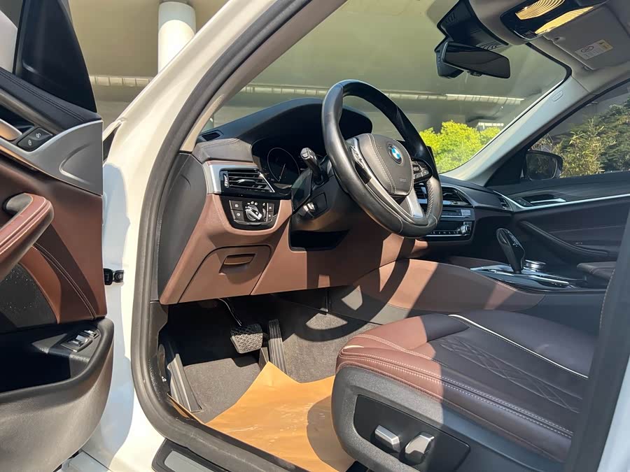 BMW 5 Series New Energy 2019 car image #14