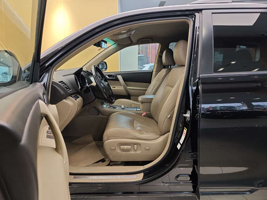 Toyota Highlander 2011 car image #14