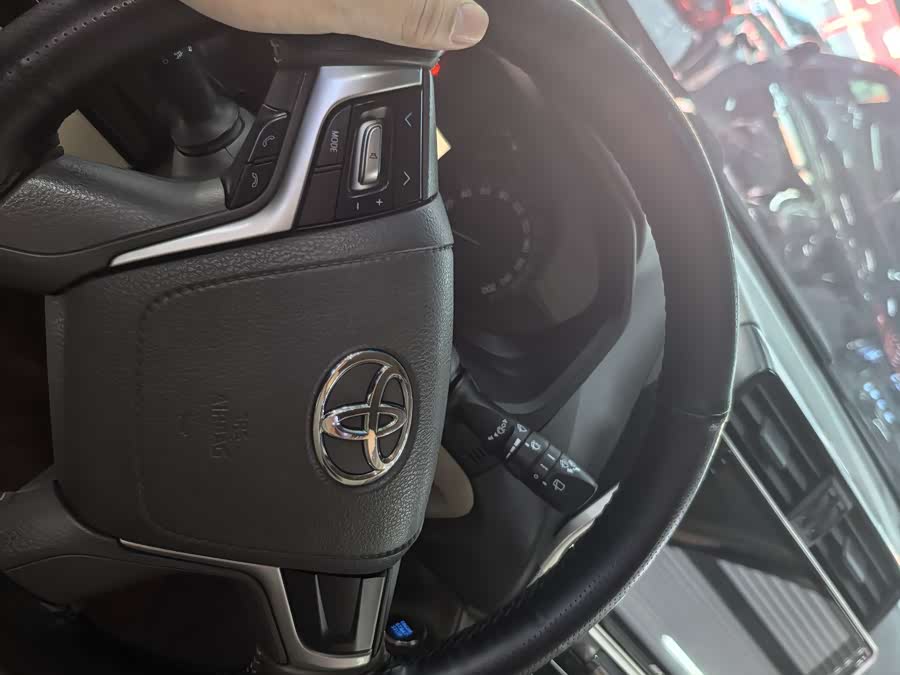 Toyota Land Cruiser Prado 2018 car image #14
