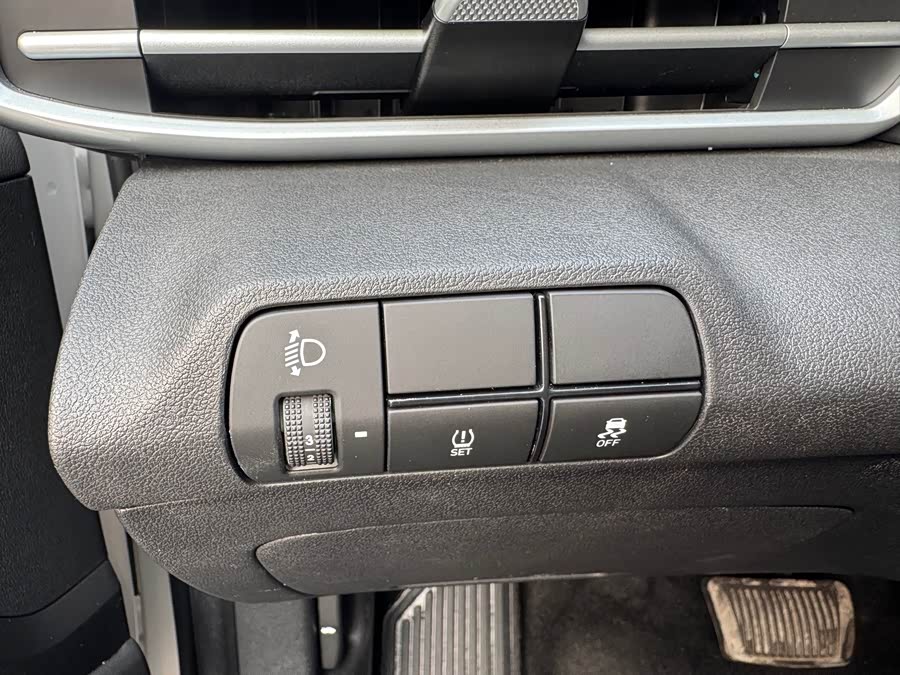 Hyundai Elantra 2025 immagine di auto #14
