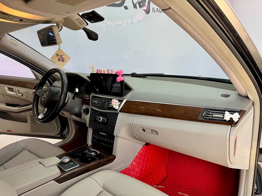 Mercedes-Benz E Class 2012 car image #14