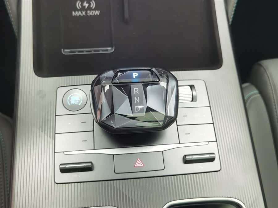 BYD SongL DM-i 2025 car image #14