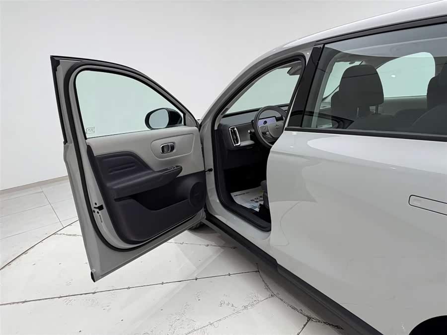 零跑汽车 零跑B10 2025 汽车图片 #14