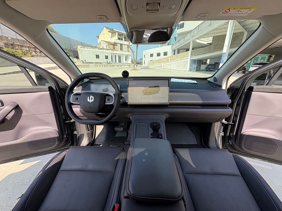 零跑汽车 零跑C16 2024 汽车图片 #14