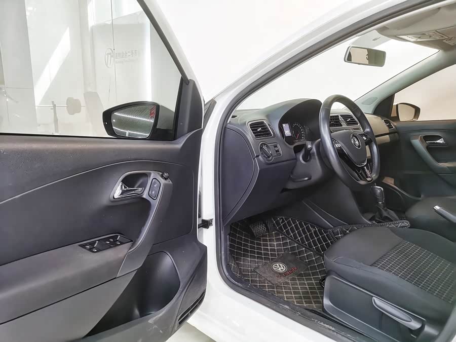 Volkswagen Polo 2019 immagine di auto #14