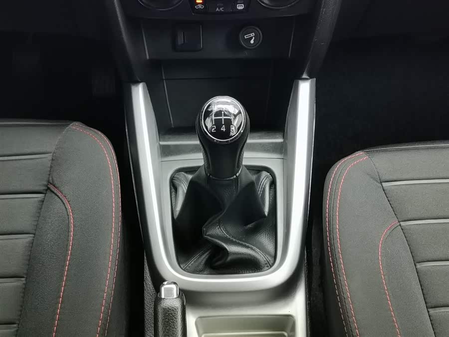 Suzuki Vitara 2017 #14 Suzuki Vitara 2017 car image #14