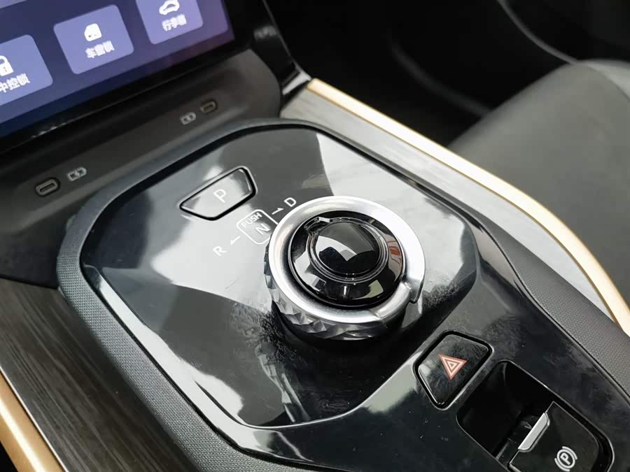 Toyota bZ3 2023 immagine di auto #14