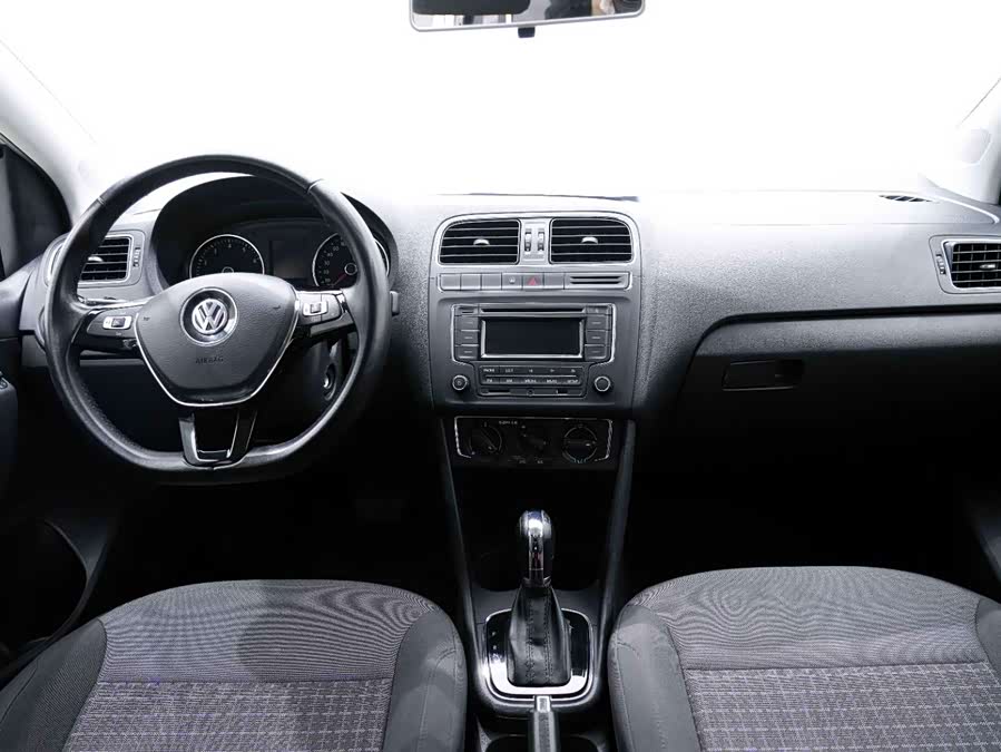 Volkswagen Polo 2016 car image #14