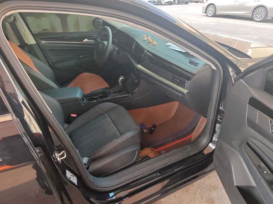 Volkswagen Passat 2023 car image #14