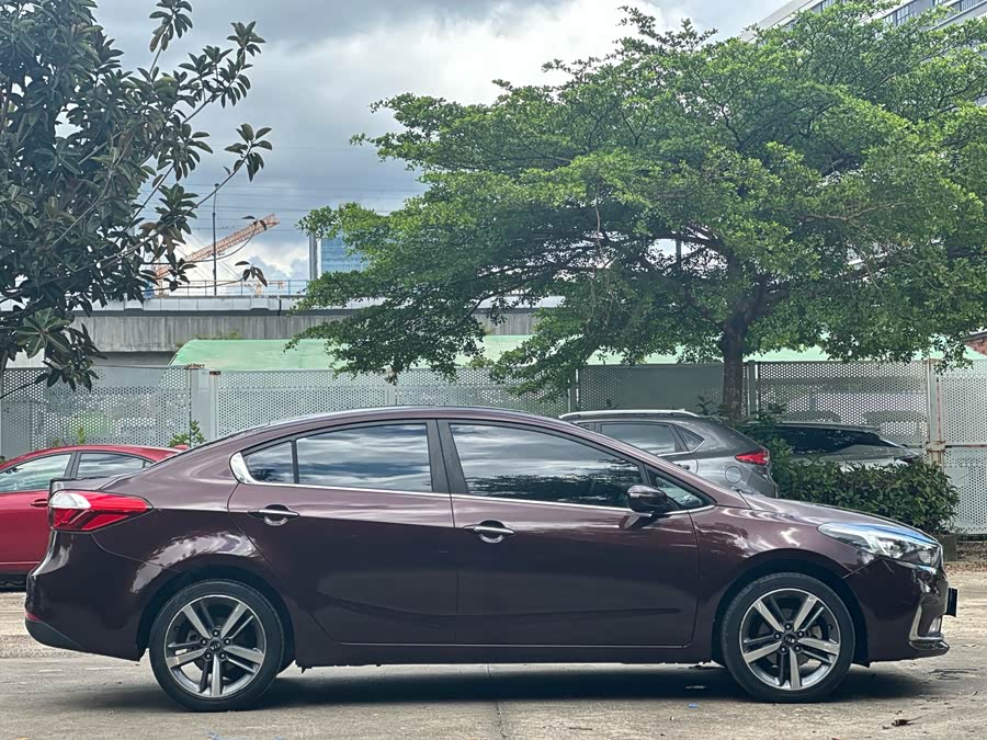 Kia K3 2017 car image #14