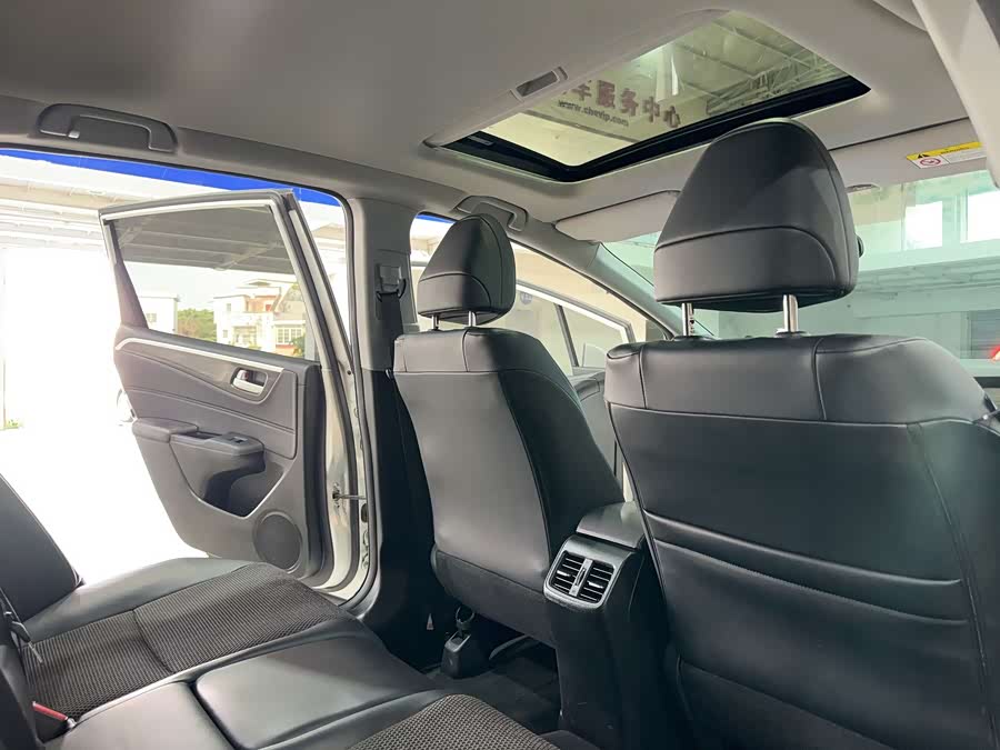 Honda Jade 2018 car image #14