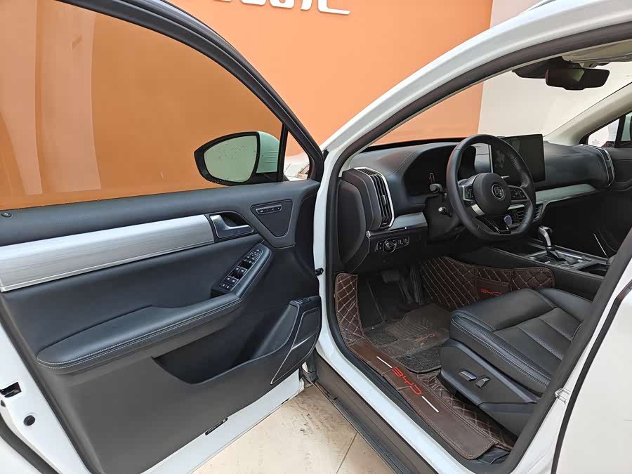 BYD Tang 2018 #14 BYD Tang 2018 car image #14
