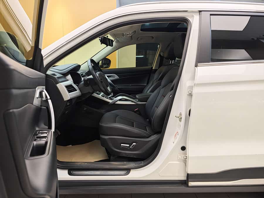 GEELY Boyue 2023 car image #14