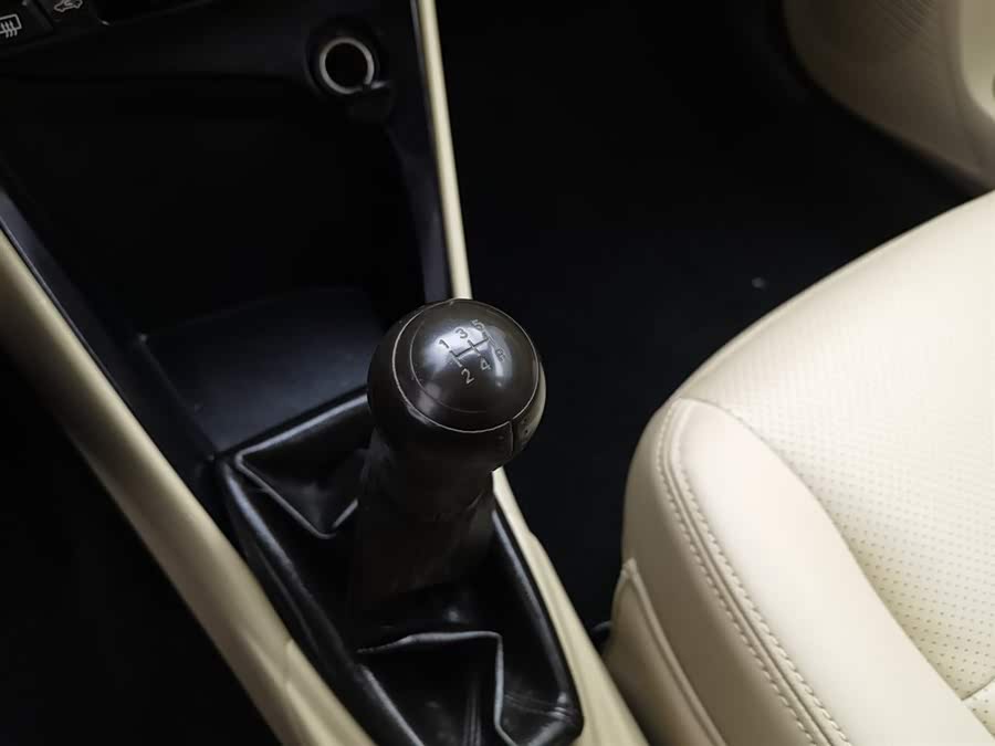 Vios 2015 car image #14