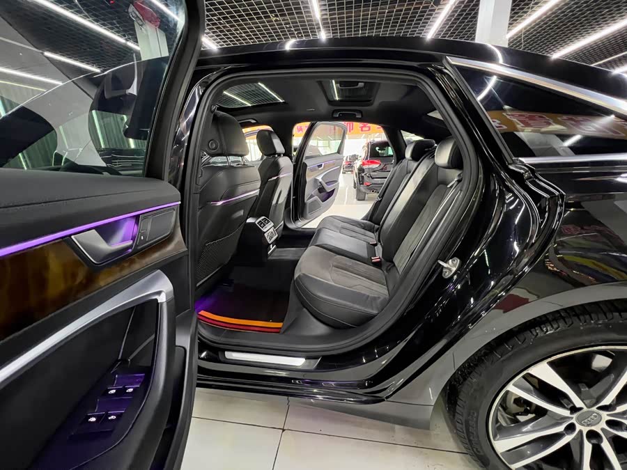 Audi A6L 2019 car image #14