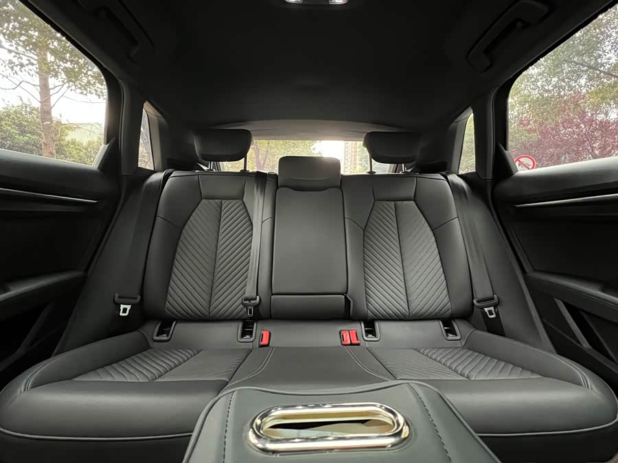 Audi Q4 e-tron 2023 #14 Audi Q4 e-tron 2023 immagine di auto #14