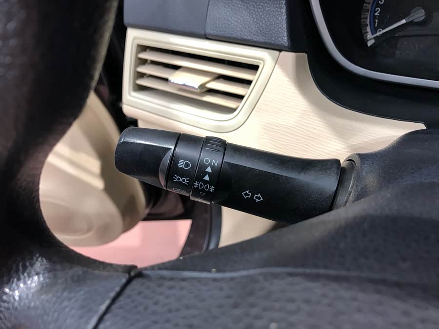 Soueast V6 Lingshi 2014 car image #14