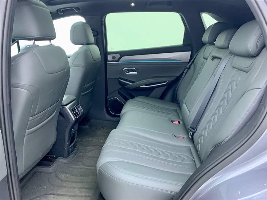 BYD SongL DM-i 2025 car image #14