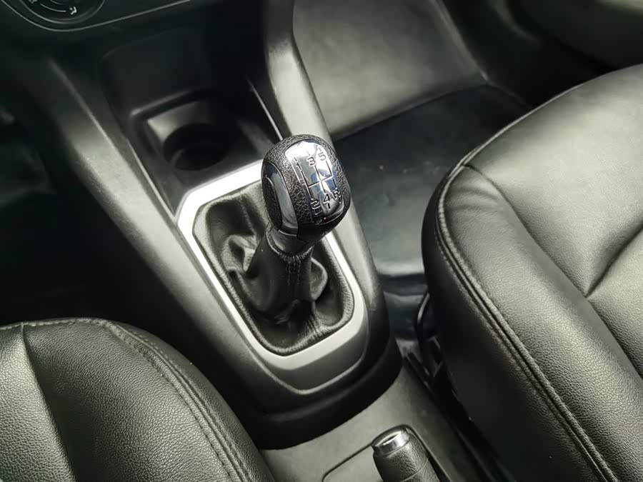 Citroen C-Elysée 2016 car image #14