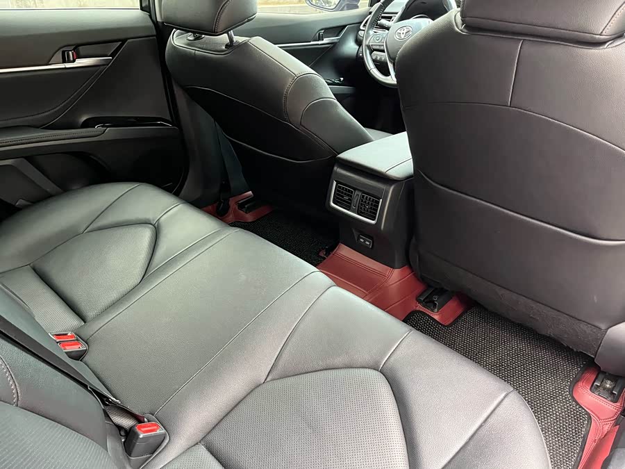 Toyota Camry 2023 car image #14
